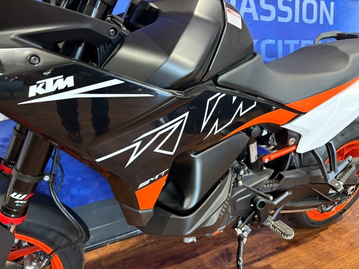 2024 Ktm 890 SM-T Black