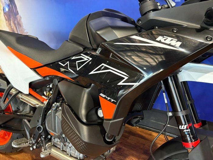 2024 Ktm 890 SM-T Black