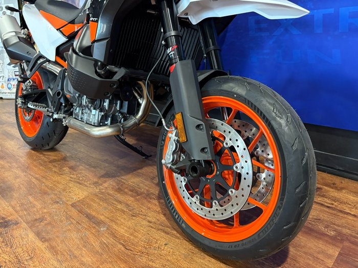 2024 Ktm 890 SM-T Black