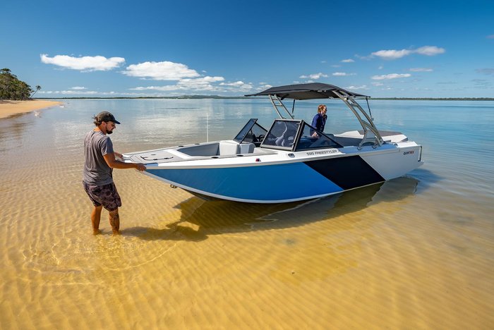 2023 QUINTREX 595 Freestyler X 150 S