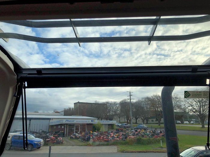 0 Massey Ferguson 4707 C-4 Cab Tractor 4Wd Quicke Loader 75Hp RED