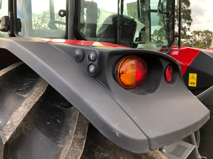 0 Massey Ferguson 4707 C-4 Cab Tractor 4Wd Quicke Loader 75Hp RED