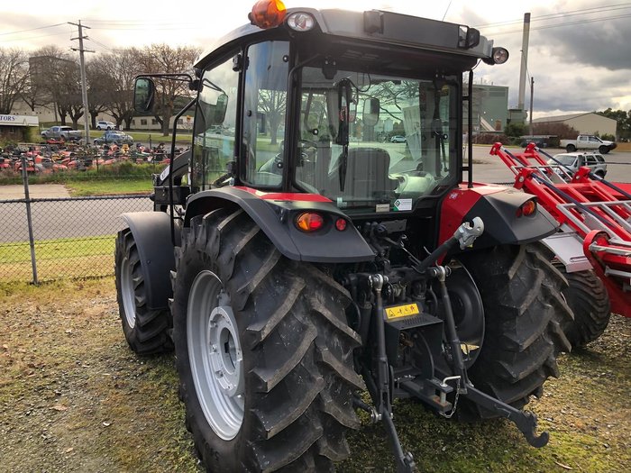 0 Massey Ferguson 4707 C-4 Cab Tractor 4Wd Quicke Loader 75Hp RED