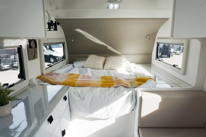 2024 JB Caravans 16' Gator Hybrid