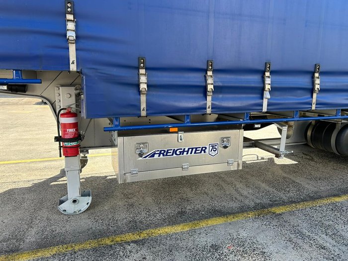 2021 Maxitrans St3 34 Pallet Drop Deck Mezzanine R/T 