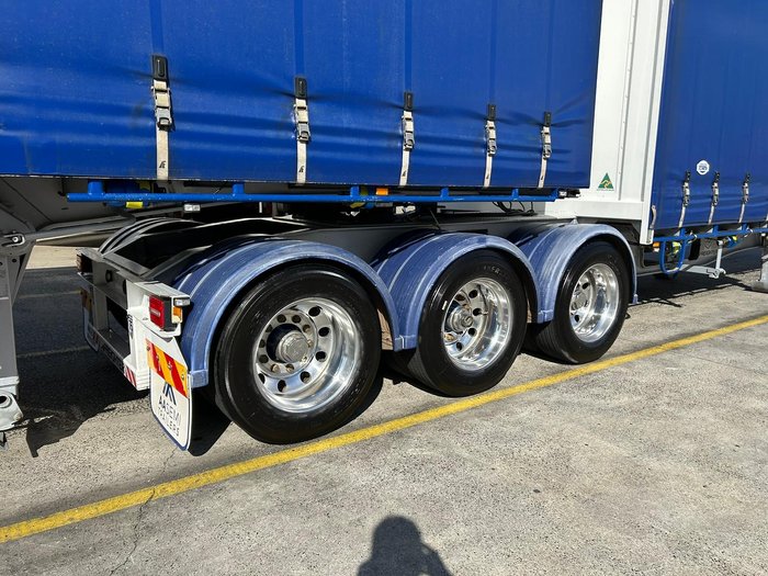 2021 Maxitrans St3 34 Pallet Drop Deck Mezzanine R/T 