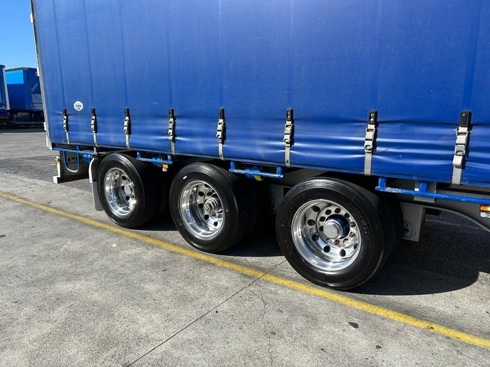 2021 Maxitrans St3 34 Pallet Drop Deck Mezzanine R/T 