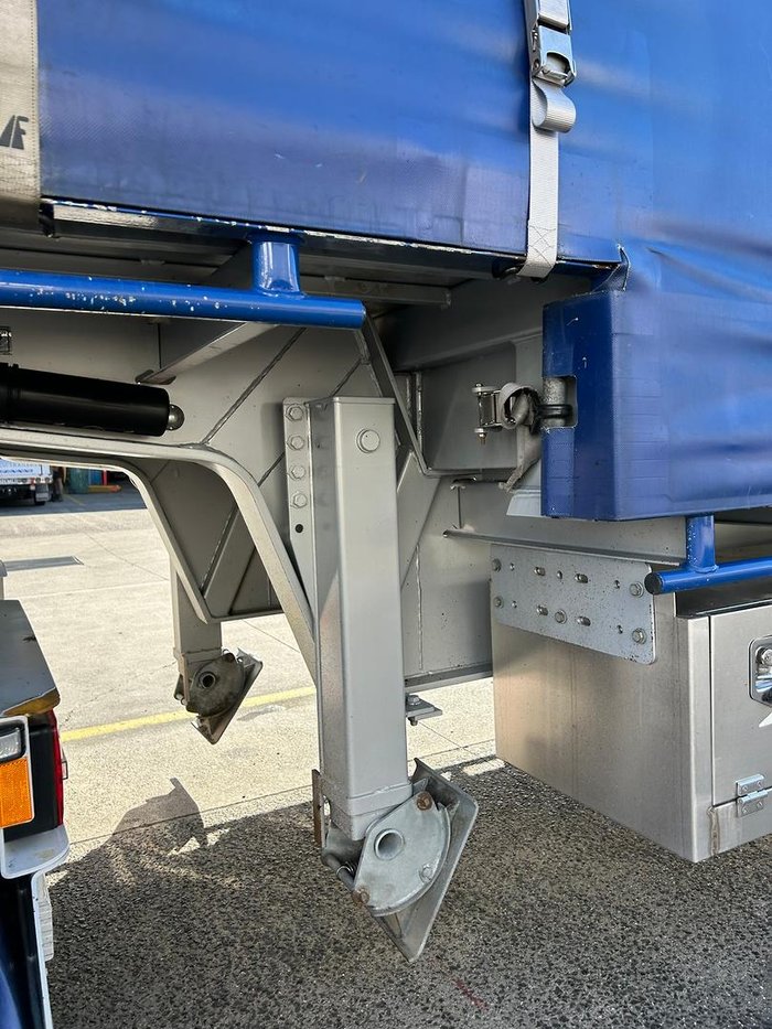 2021 Maxitrans St3 34 Pallet Drop Deck Mezzanine R/T