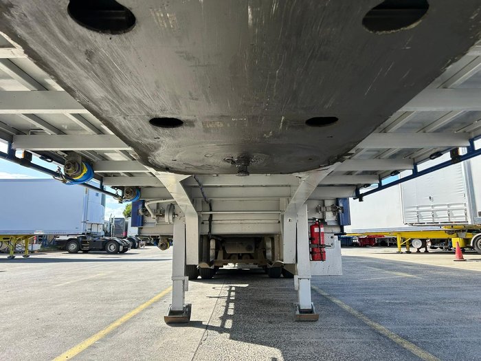 2021 Maxitrans St3 34 Pallet Drop Deck Mezzanine R/T 