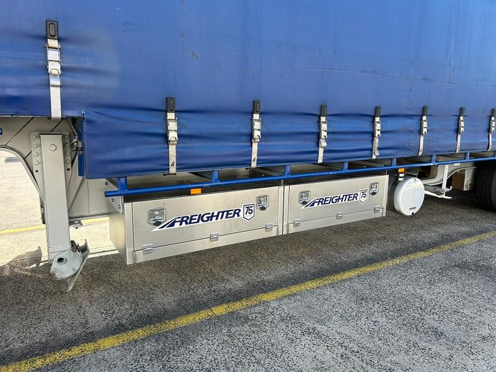 2021 Maxitrans St3 34 Pallet Drop Deck Mezzanine R/T