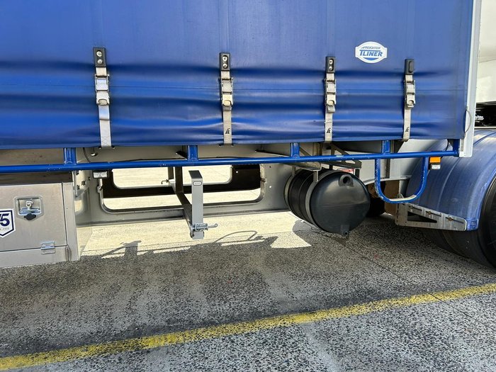 2021 Maxitrans St3 34 Pallet Drop Deck Mezzanine R/T