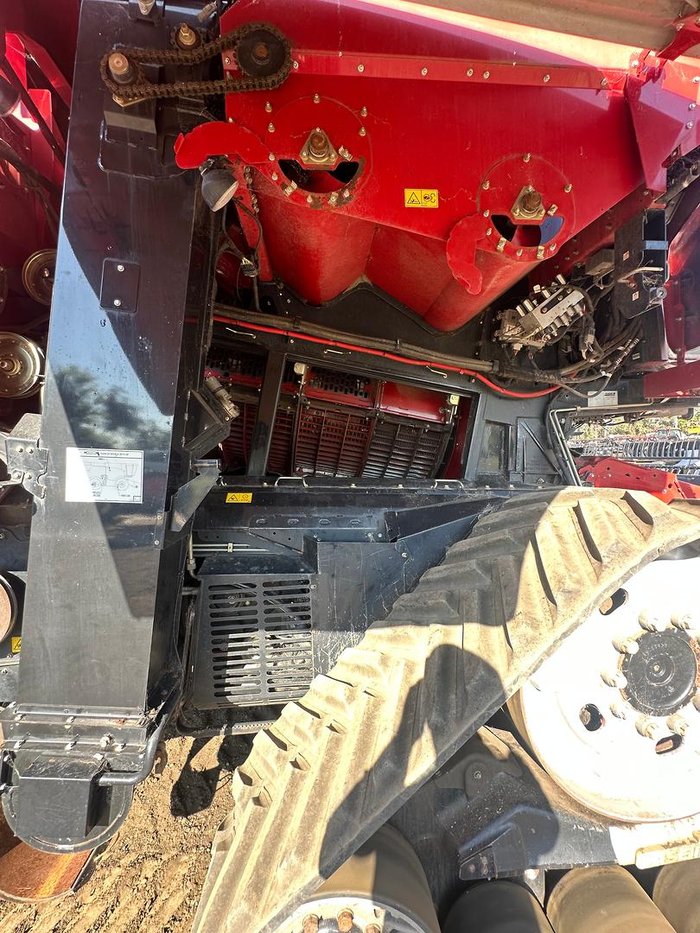 2020 CASE IH 8250 Suspended Tracks Red