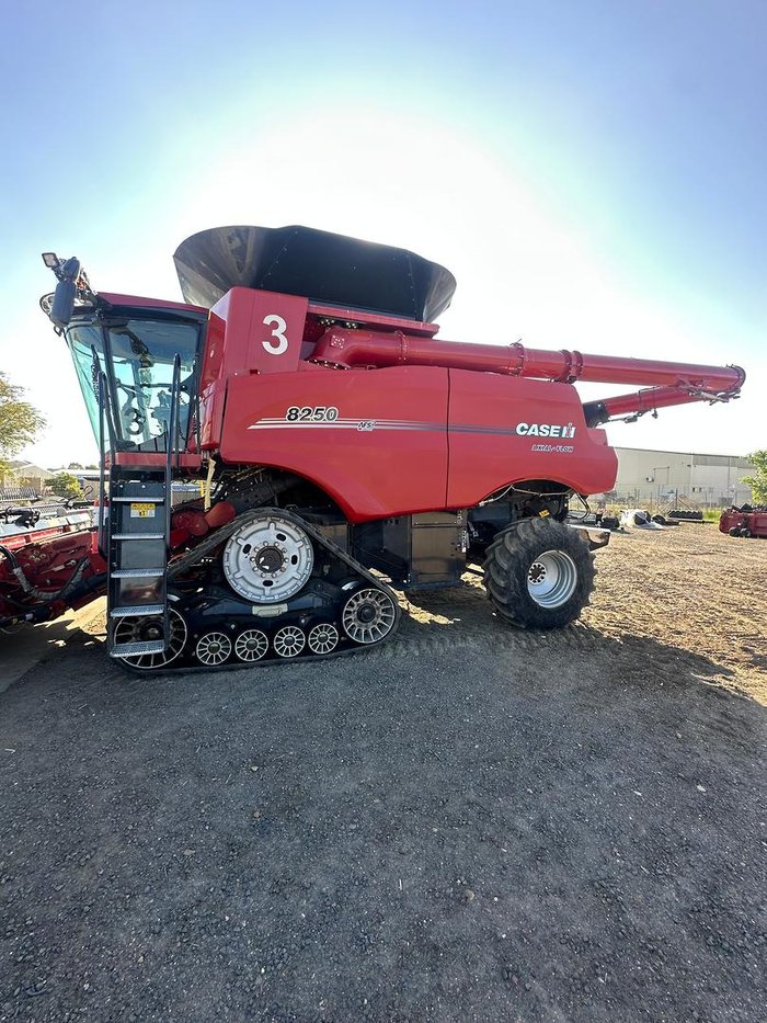 2020 CASE IH 8250 Suspended Tracks