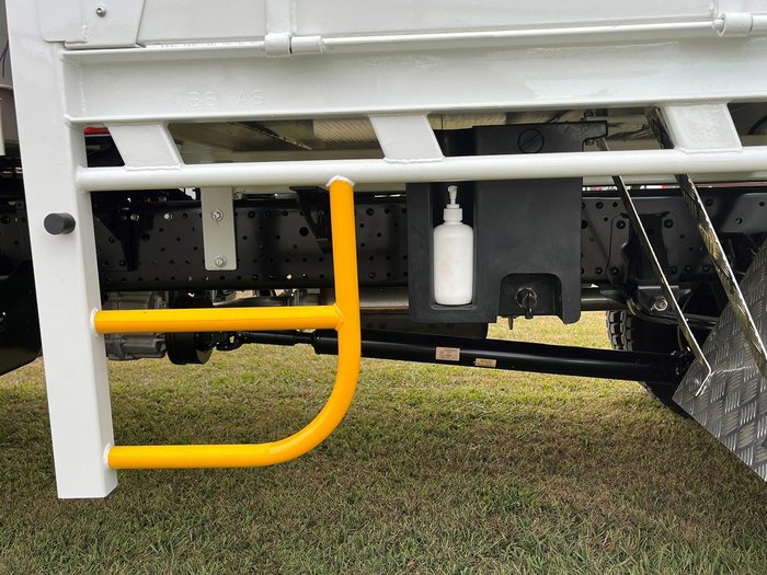 2025 Isuzu N Series NPS 75/45-155 White