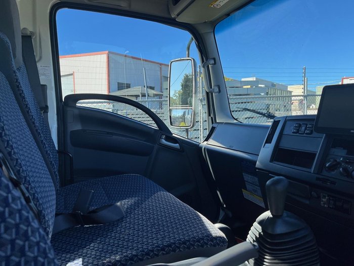 2025 Isuzu N Series NPS 75/45-155 White