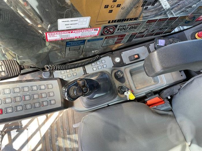 2021 Liebherr R 914 YELLOW