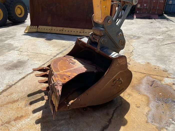 2021 Liebherr R 914 YELLOW