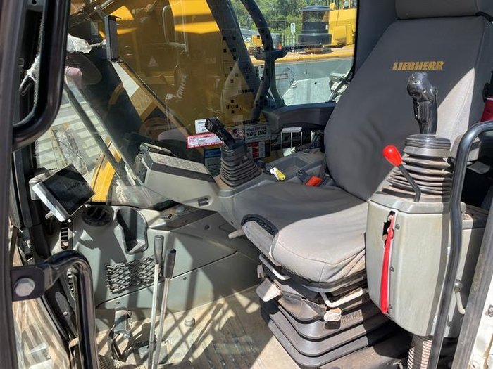 2021 Liebherr R 914 YELLOW