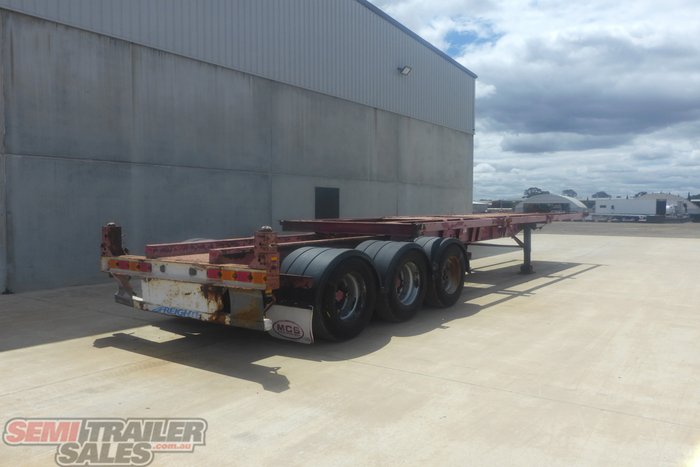 2001 Maxitrans 40FT Retractable Skel