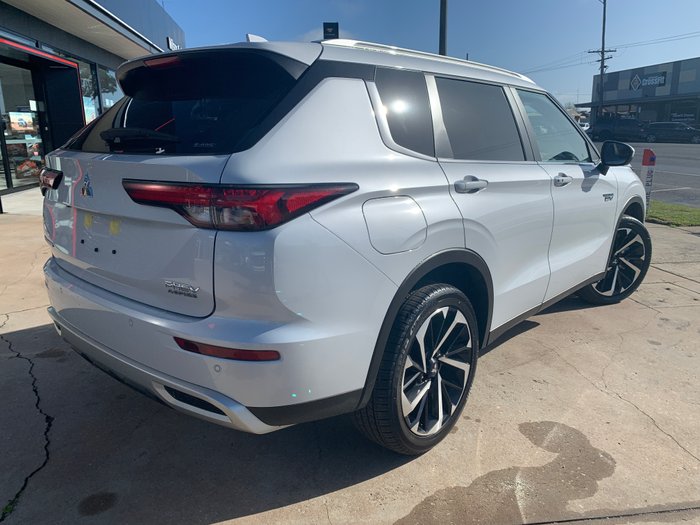 2025 Mitsubishi ZM9P45 ZM Outlander ASPIRE 2.4L PHEV AWD 5ST WHITE DIAMOND