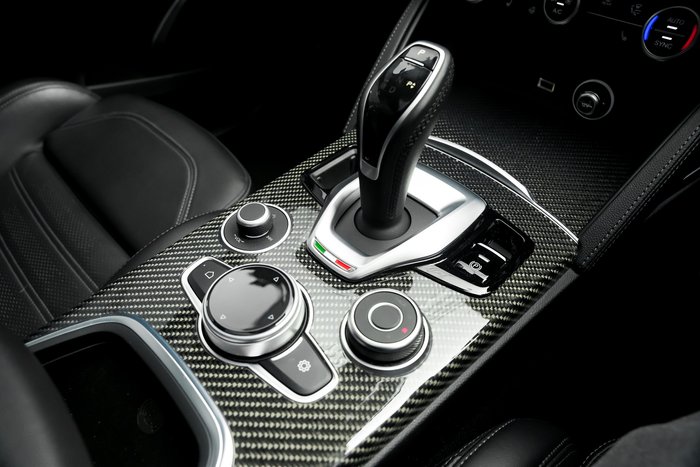 2022 Alfa Romeo Stelvio Quadrifoglio