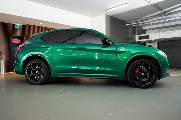 2022 Alfa Romeo Stelvio Quadrifoglio