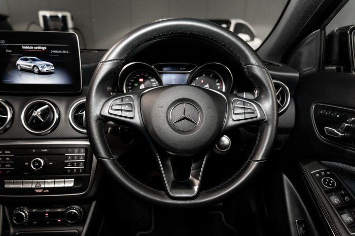 2019 MERCEDES-BENZ GLA 180