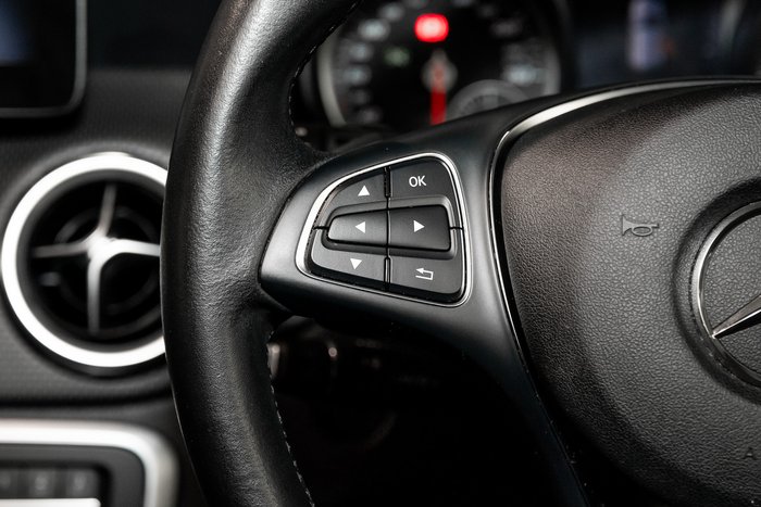 2019 MERCEDES-BENZ GLA 180
