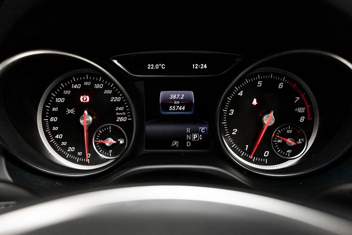 2019 MERCEDES-BENZ GLA 180