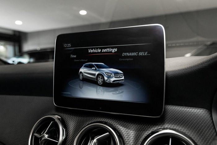 2019 MERCEDES-BENZ GLA 180