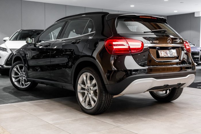 2019 MERCEDES-BENZ GLA 180
