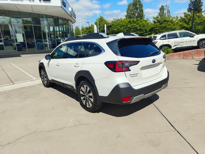 2025 Subaru Outback AWD Touring
