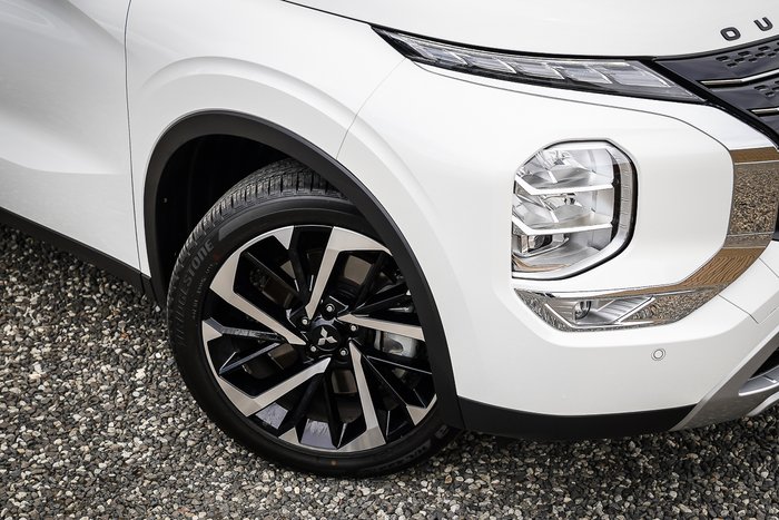 2024 MITSUBISHI OUTLANDER ASPIRE 7 SEAT (2WD)