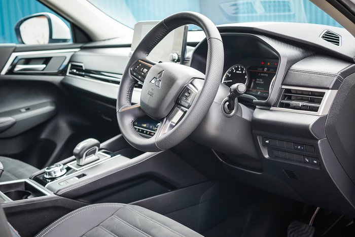 2024 MITSUBISHI OUTLANDER ASPIRE 7 SEAT (2WD)