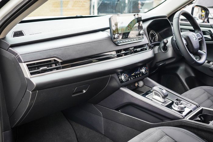 2024 MITSUBISHI OUTLANDER ASPIRE 7 SEAT (2WD)