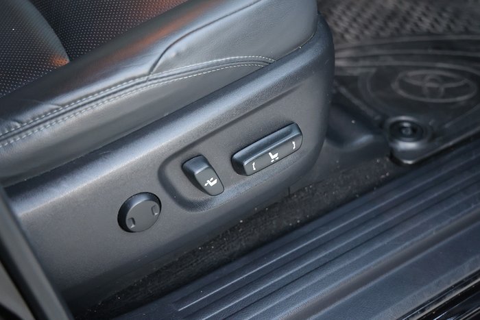 2022 TOYOTA LANDCRUISER PRADO GXL