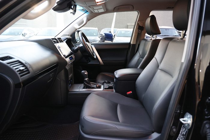 2022 TOYOTA LANDCRUISER PRADO GXL
