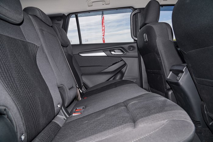 2025 Isuzu MU-X LS-M