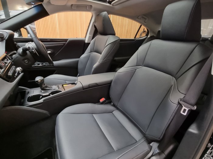 2025 Lexus ES300h Luxury 2.5L Hybrid Auto CVT Sedan