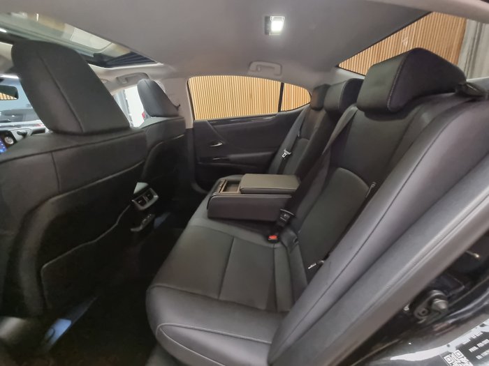 2025 Lexus ES300h Luxury 2.5L Hybrid Auto CVT Sedan