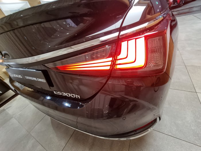 2025 Lexus ES300h Luxury 2.5L Hybrid Auto CVT Sedan