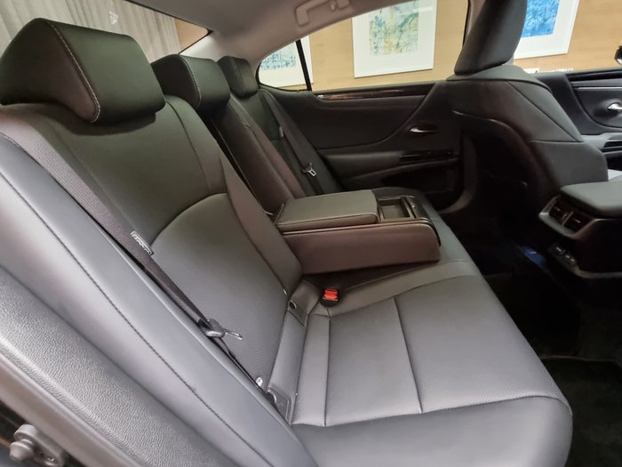 2025 Lexus ES300h Luxury 2.5L Hybrid Auto CVT Sedan