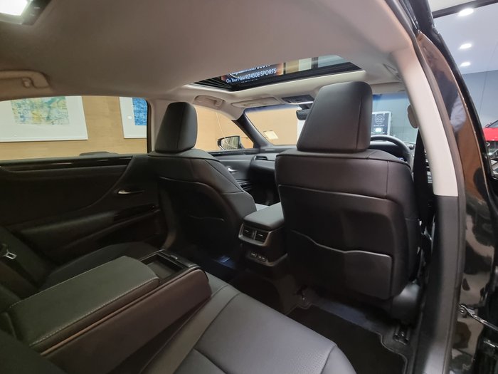 2025 Lexus ES300h Luxury 2.5L Hybrid Auto CVT Sedan