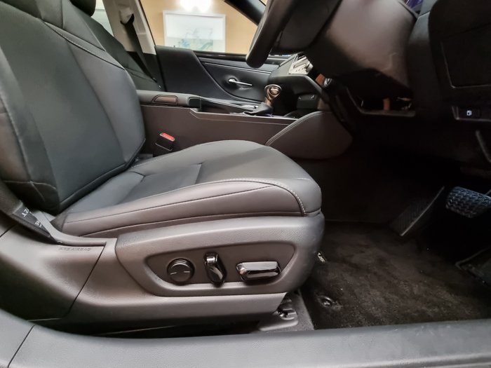 2025 Lexus ES300h Luxury 2.5L Hybrid Auto CVT Sedan