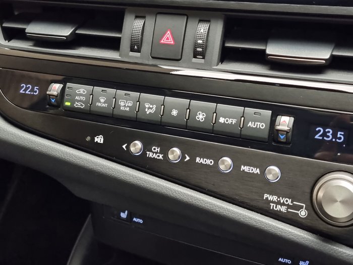 2025 Lexus ES300h Luxury 2.5L Hybrid Auto CVT Sedan