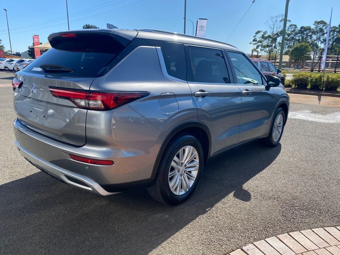 2023 MITSUBISHI OUTLANDER LS 7 SEAT (AWD)