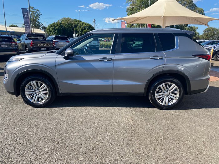 2023 MITSUBISHI OUTLANDER LS 7 SEAT (AWD)