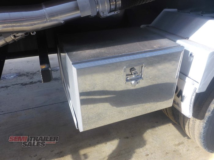 2017 Jamieson Boomer Side Tipper Tanker Road Train Rated