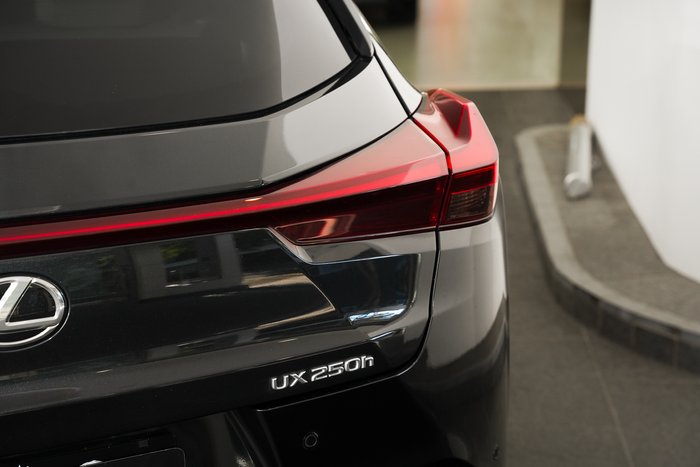 2023 Lexus UX 250h Luxury
