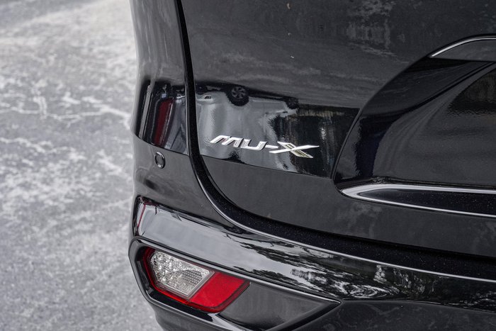 2026 Isuzu MU-X X-TERRAIN